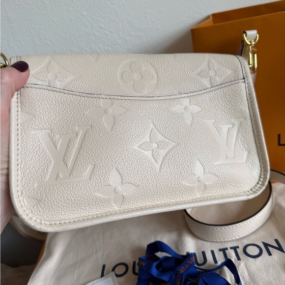 Luis Vuitton Bag Diane - Picture 3 of 9